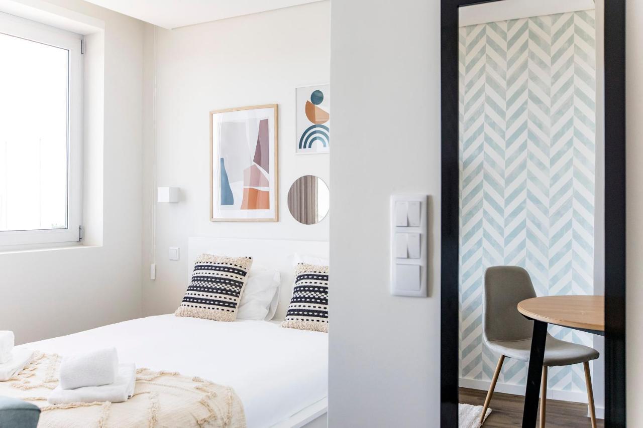 Elegant Studio W/ Ac & Balcony By Lovelystay Porto Luaran gambar