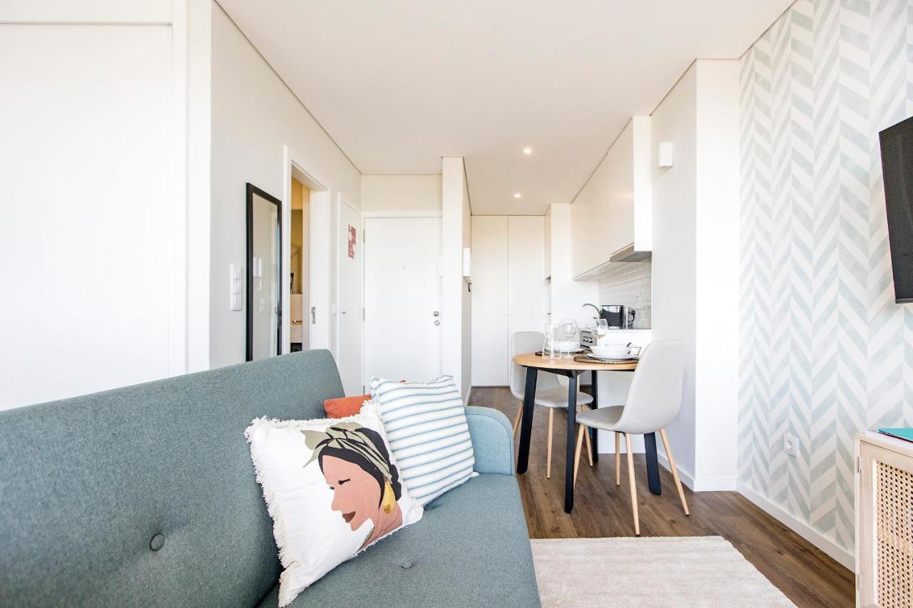 Elegant Studio W/ Ac & Balcony By Lovelystay Porto Luaran gambar
