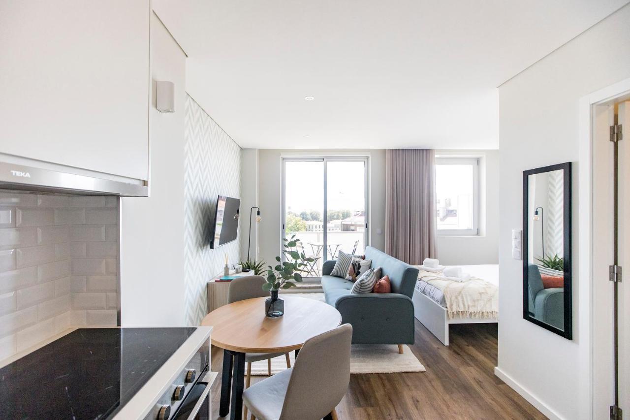 Elegant Studio W/ Ac & Balcony By Lovelystay Porto Luaran gambar