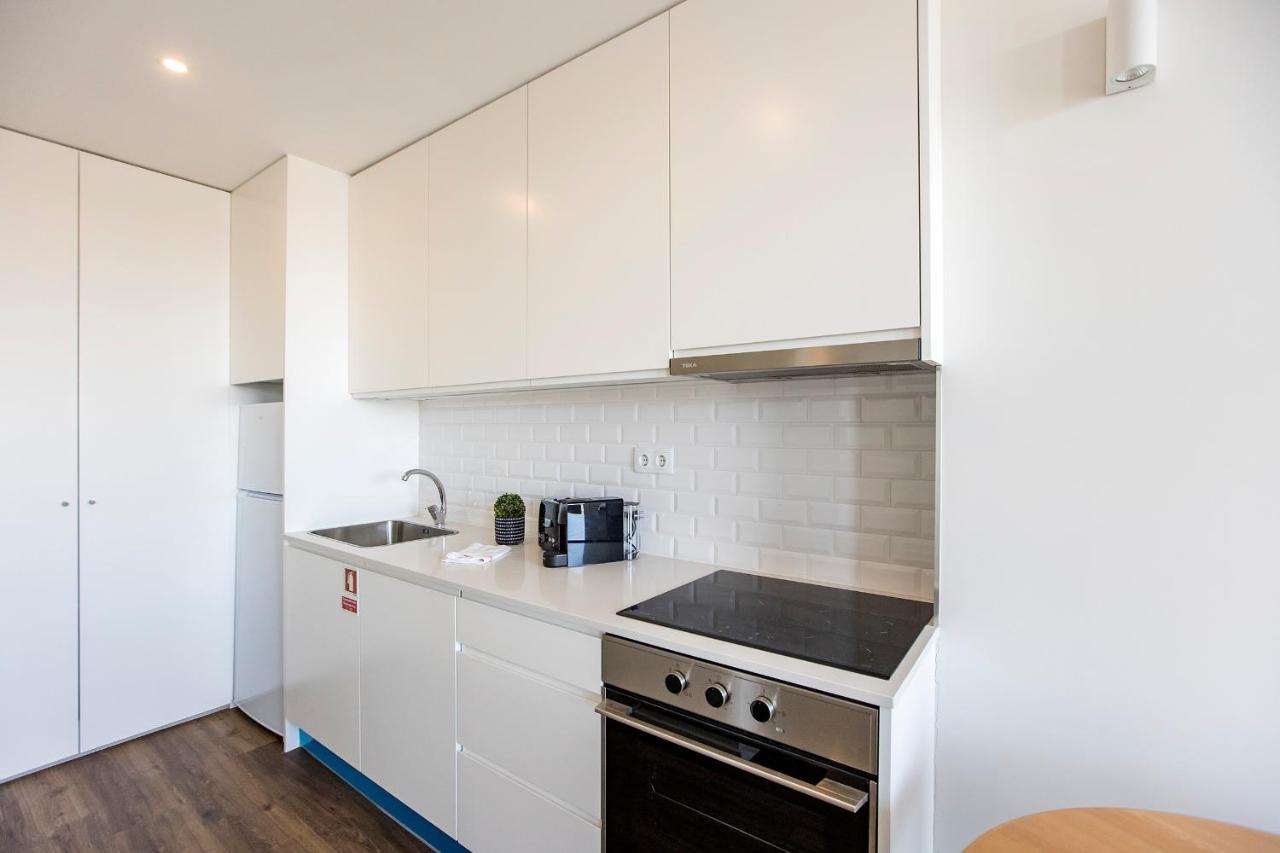 Elegant Studio W/ Ac & Balcony By Lovelystay Porto Luaran gambar