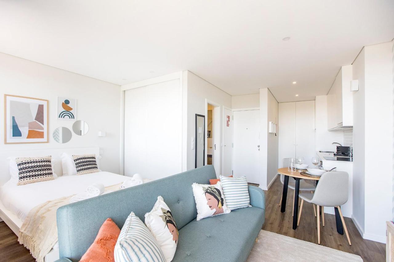 Elegant Studio W/ Ac & Balcony By Lovelystay Porto Luaran gambar